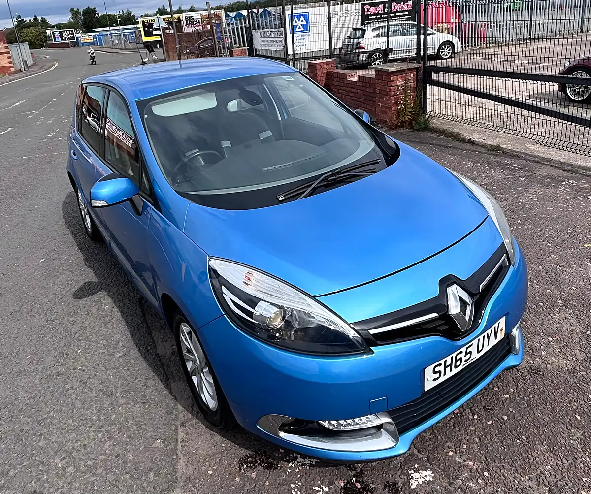 Used 2015 Renault Scenic Dynamique Nav Blue - Interior and Exterior details 5