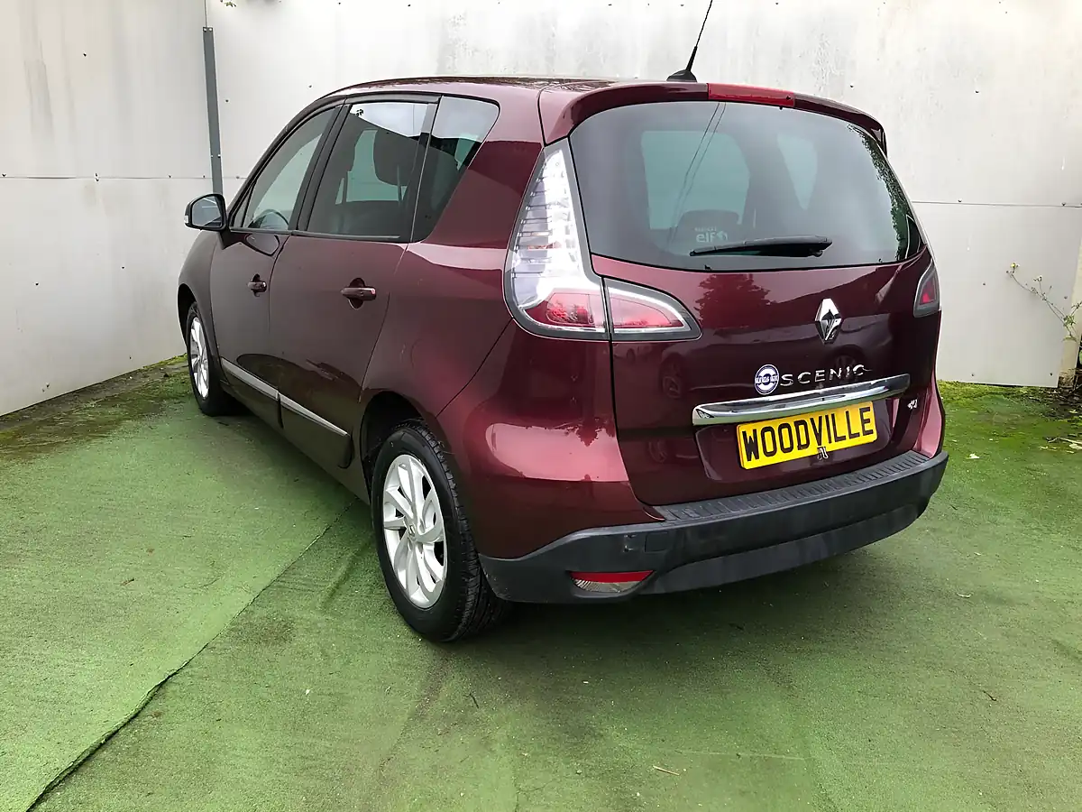 Used 2015 Renault Scenic Dynamique Nav Red - Interior and Exterior details 11