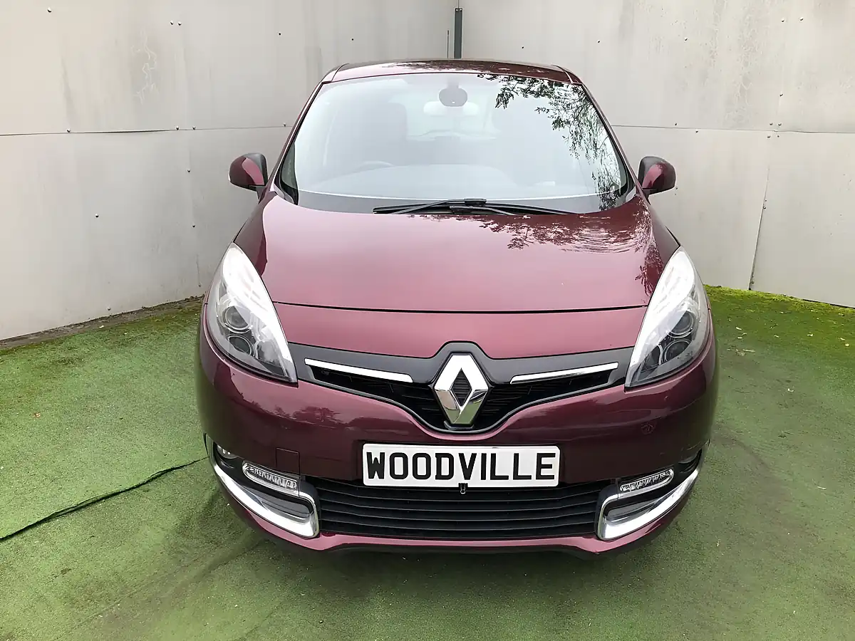 Used 2015 Renault Scenic Dynamique Nav Red - Interior and Exterior details 2