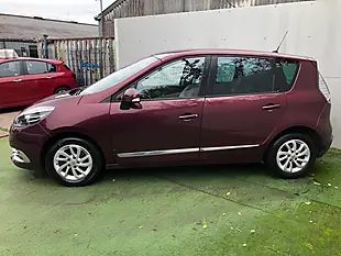 Used 2015 Renault Scenic Dynamique Nav Red - Interior and Exterior details 5