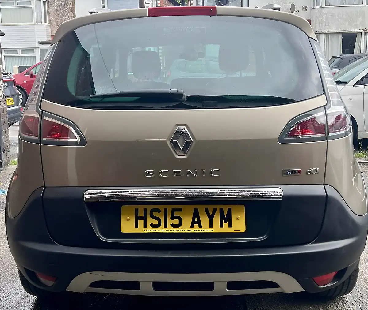 Used 2015 Renault Scenic X Mod Dynamique Tom Tom Champagne Metallic - Interior and Exterior details 11