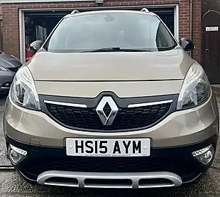Used 2015 Renault Scenic X Mod Dynamique Tom Tom Champagne Metallic - Interior and Exterior details 3