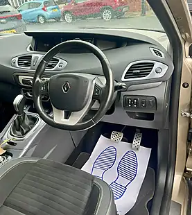 Used 2015 Renault Scenic X Mod Dynamique Tom Tom Champagne Metallic - Interior and Exterior details 4