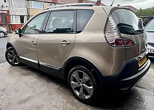 Used 2015 Renault Scenic X Mod Dynamique Tom Tom Champagne Metallic - Interior and Exterior details 7