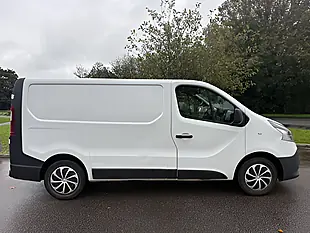 Used 2015 Renault Trafic 27 Business Swb Standard Roof Euro 5 White - Interior and Exterior details 2