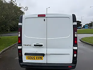 Used 2015 Renault Trafic 27 Business Swb Standard Roof Euro 5 White - Interior and Exterior details 4