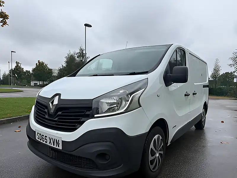 Used 2015 Renault Trafic 27 Business Swb Standard Roof Euro 5 White - Interior and Exterior details 7