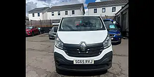 Used 2015 Renault Trafic 9 SEAT Minibus White - Interior and Exterior details 2