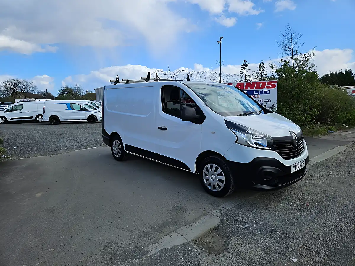 Used 2015 Renault Trafic S127 Swb White - Front View