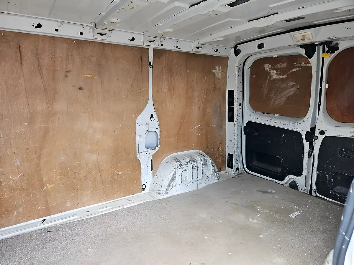 Used 2015 Renault Trafic S127 Swb White - Interior and Exterior details 10
