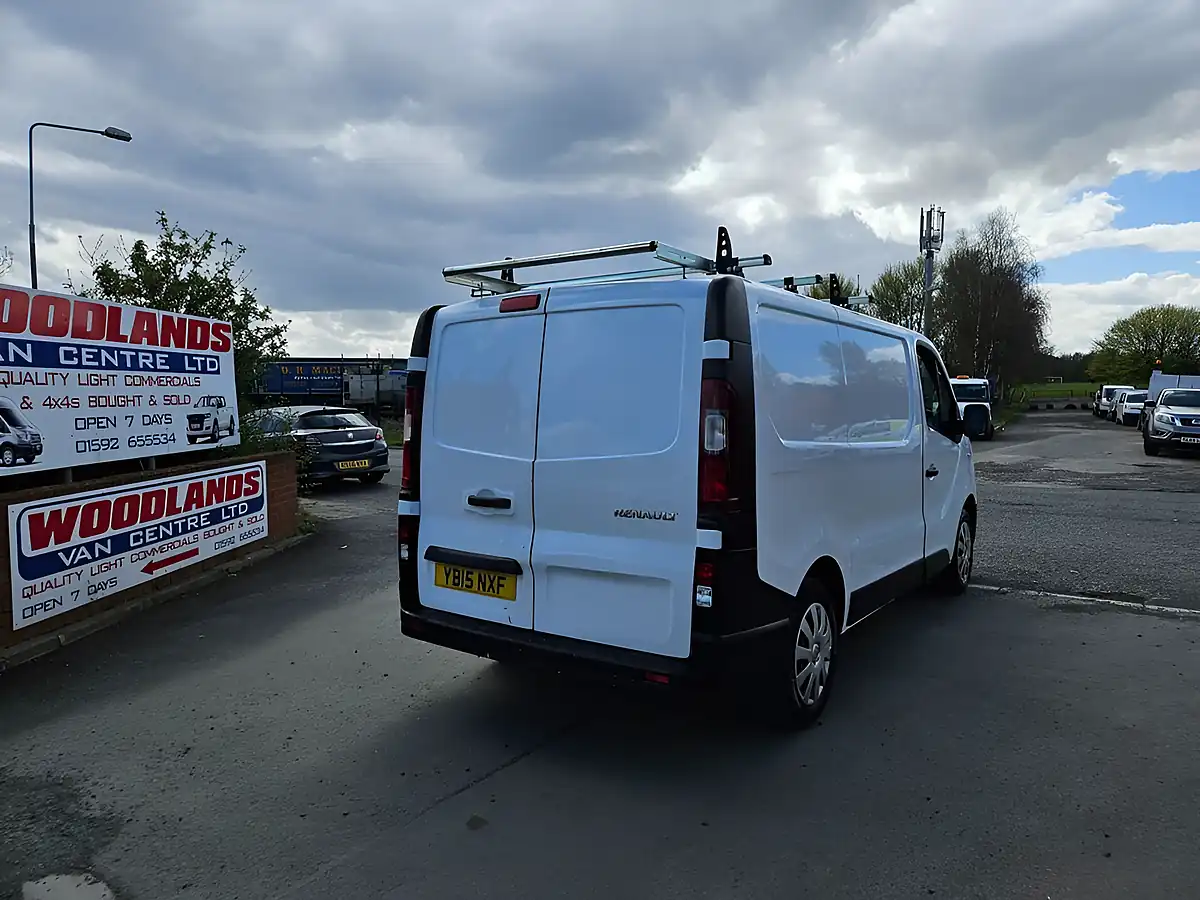 Used 2015 Renault Trafic S127 Swb White - Interior and Exterior details 8
