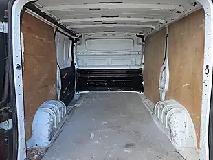 Used 2015 Renault Trafic S127 Swb White - Interior and Exterior details 9