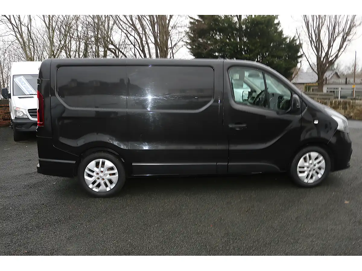 Used 2015 Renault Trafic Sportive Black - Interior and Exterior details 10