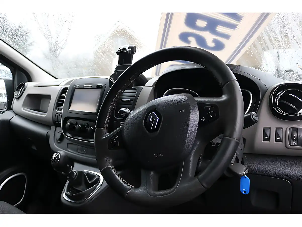 Used 2015 Renault Trafic Sportive Black - Interior and Exterior details 13