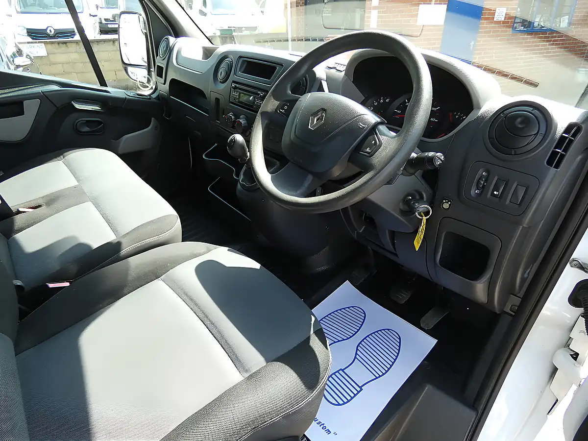 Used 2015 Renault Trucks Master Mwb 3.8M Dropside Pickup White - Interior and Exterior details 15
