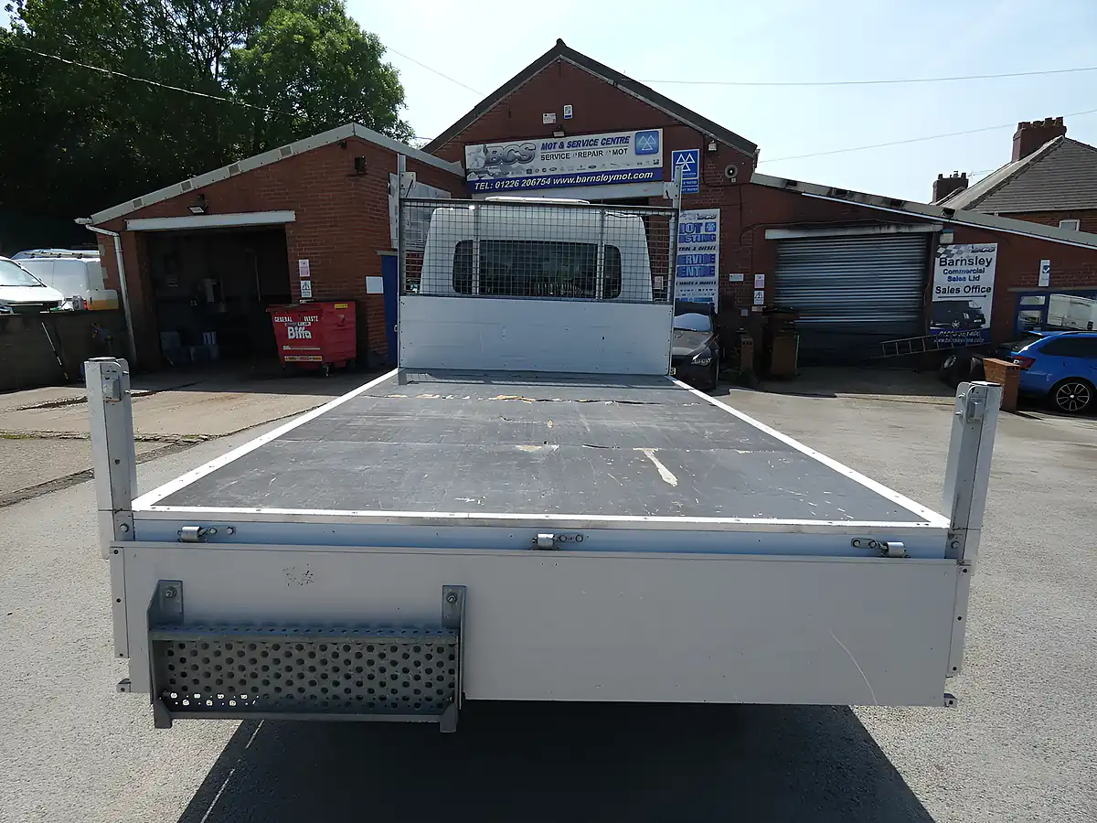 Used 2015 Renault Trucks Master Mwb 3.8M Dropside Pickup White - Interior and Exterior details 3