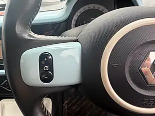 Used 2015 Renault Twingo Dynamique Energy Blue - Interior and Exterior details 12