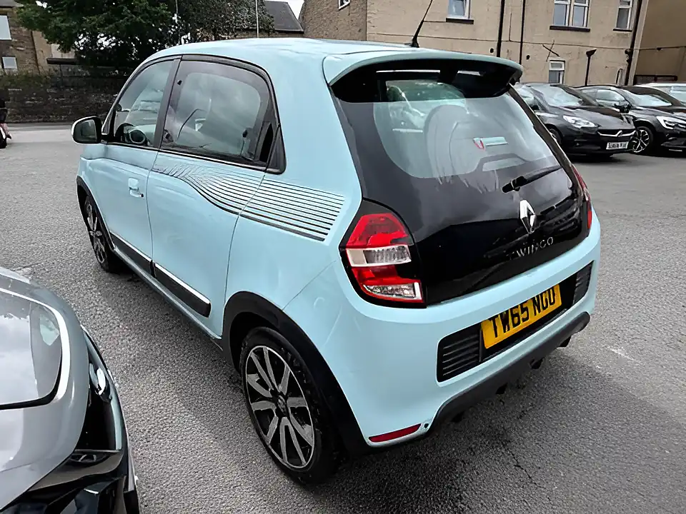 Used 2015 Renault Twingo Dynamique Energy Blue - Interior and Exterior details 4