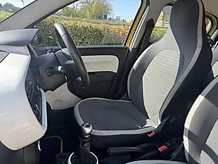 Used 2015 Renault Twingo Dynamique Energy Yellow - Interior and Exterior details 13