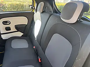Used 2015 Renault Twingo Dynamique Energy Yellow - Interior and Exterior details 18