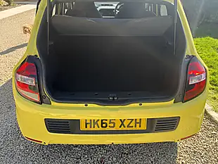 Used 2015 Renault Twingo Dynamique Energy Yellow - Interior and Exterior details 19