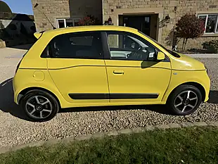 Used 2015 Renault Twingo Dynamique Energy Yellow - Interior and Exterior details 2