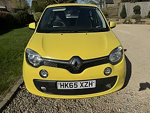 Used 2015 Renault Twingo Dynamique Energy Yellow - Interior and Exterior details 9