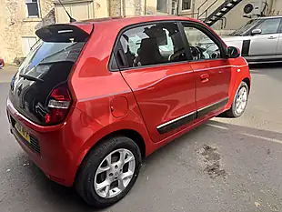 Used 2015 Renault Twingo Dynamique Red - Interior and Exterior details 3