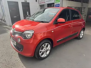 Used 2015 Renault Twingo Dynamique Red - Interior and Exterior details 7