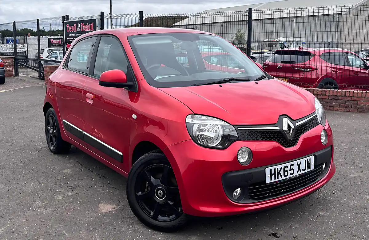 Used 2015 Renault Twingo Dynamique Red - Front View