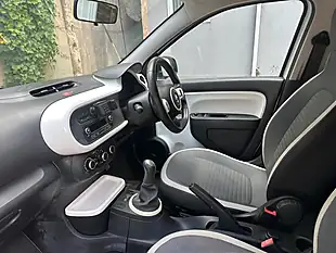 Used 2015 Renault Twingo Dynamique White - Interior and Exterior details 19