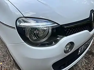 Used 2015 Renault Twingo Dynamique White - Interior and Exterior details 20