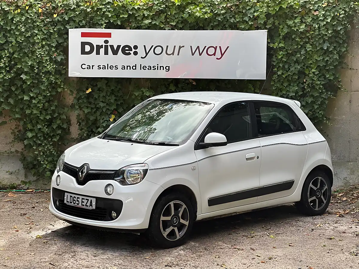 Used 2015 Renault Twingo Dynamique White - Interior and Exterior details 3