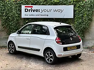 Used 2015 Renault Twingo Dynamique White - Interior and Exterior details 6