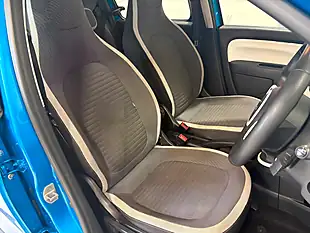 Used 2015 Renault Twingo Play Tahoe Blue - Interior and Exterior details 12
