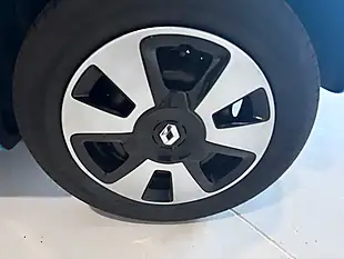 Used 2015 Renault Twingo Play Tahoe Blue - Interior and Exterior details 13
