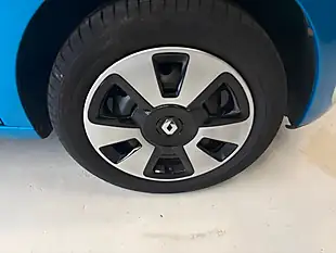 Used 2015 Renault Twingo Play Tahoe Blue - Interior and Exterior details 14