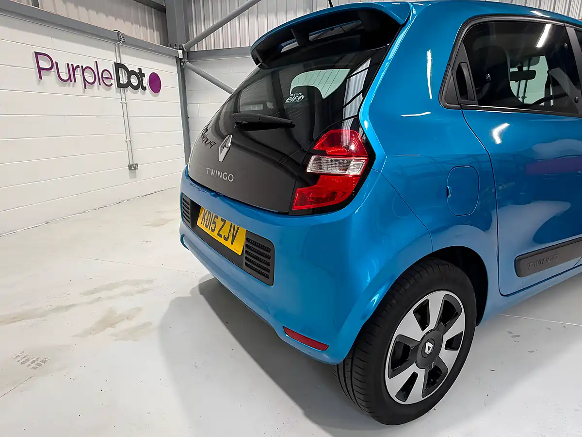 Used 2015 Renault Twingo Play Tahoe Blue - Interior and Exterior details 4