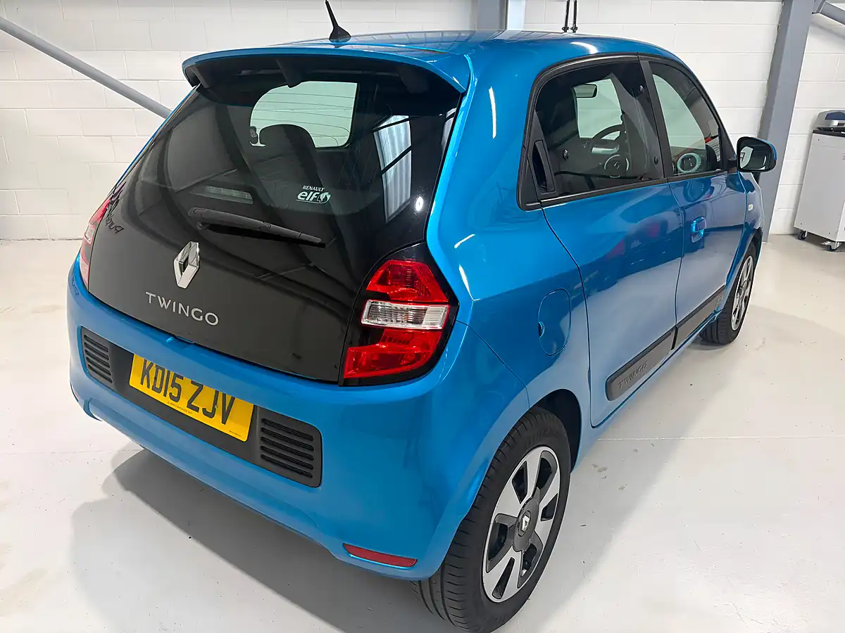 Used 2015 Renault Twingo Play Tahoe Blue - Interior and Exterior details 7