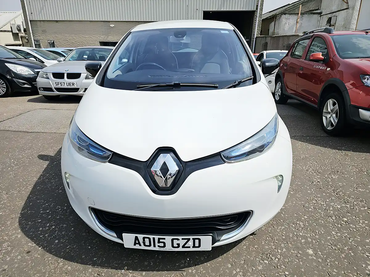 Used 2015 Renault Zoe Dynamique Intens White - Front View