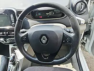 Used 2015 Renault Zoe Dynamique Intens White - Interior and Exterior details 16