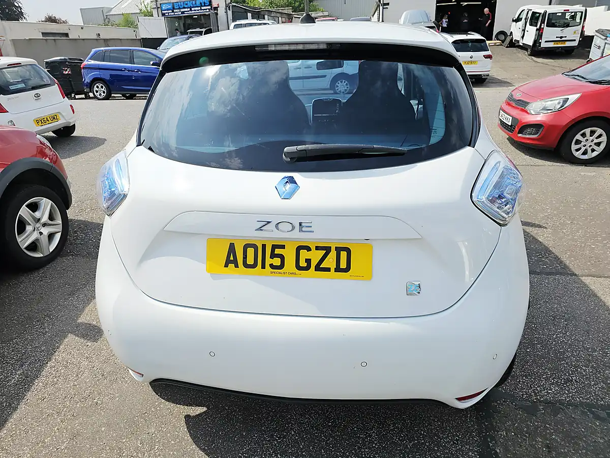 Used 2015 Renault Zoe Dynamique Intens White - Interior and Exterior details 4