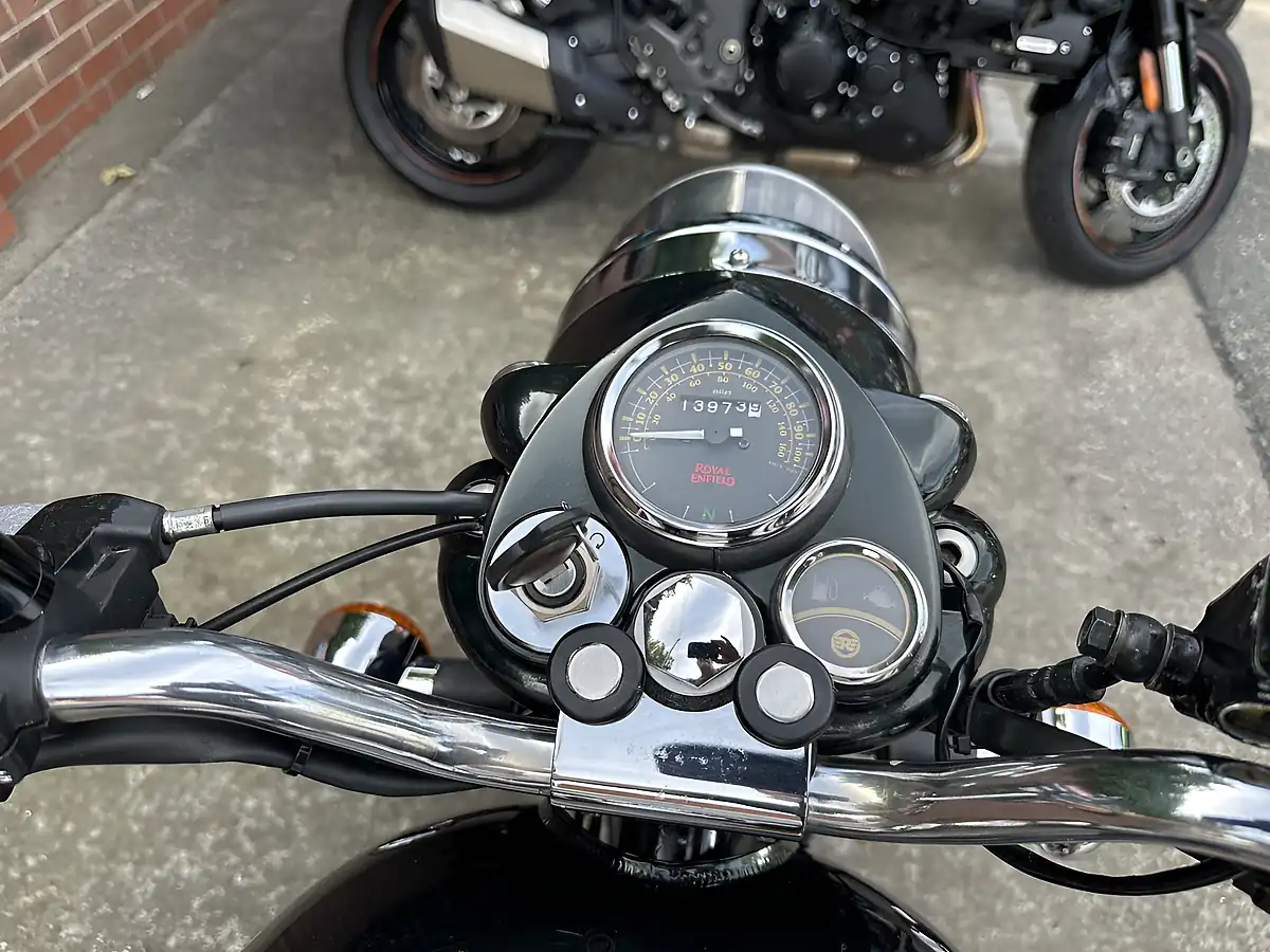 Used 2015 Royal Enfield Bullet Dark Metallic Green - Interior and Exterior details 11