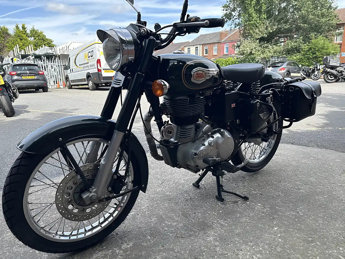 Used 2015 Royal Enfield Bullet Dark Metallic Green - Interior and Exterior details 15