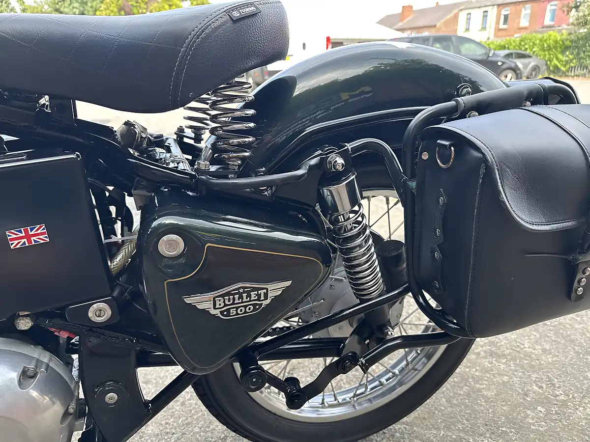 Used 2015 Royal Enfield Bullet Dark Metallic Green - Interior and Exterior details 17