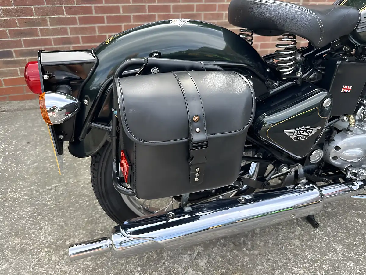 Used 2015 Royal Enfield Bullet Dark Metallic Green - Interior and Exterior details 4