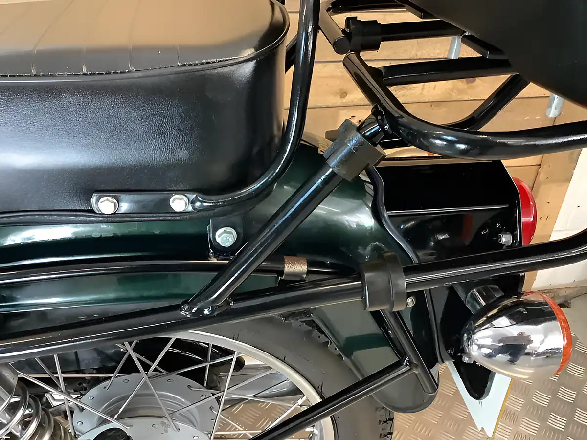Used 2015 Royal Enfield Bullet Green - Interior and Exterior details 11