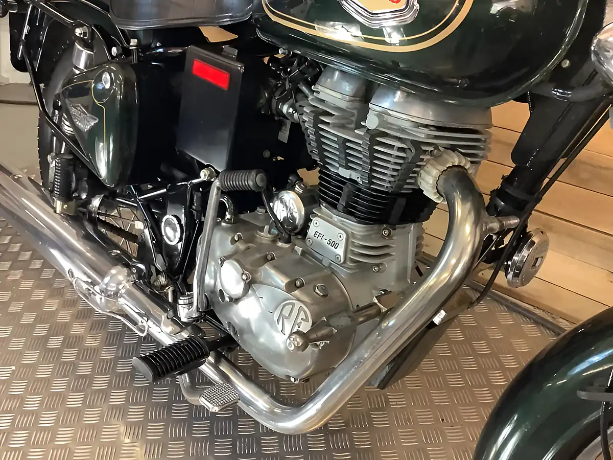 Used 2015 Royal Enfield Bullet Green - Interior and Exterior details 8