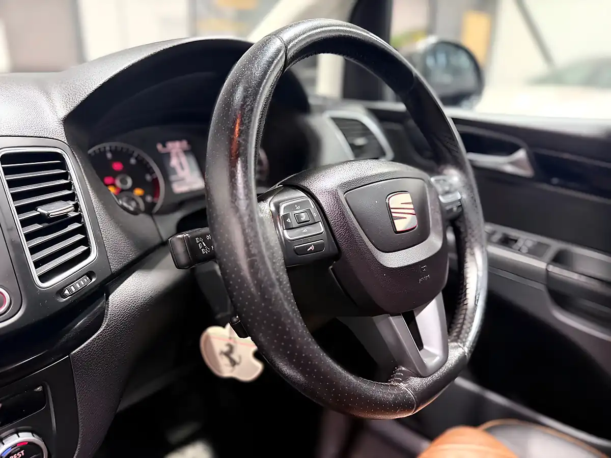 Used 2015 SEAT Alhambra Se Lux Brown - Interior and Exterior details 17