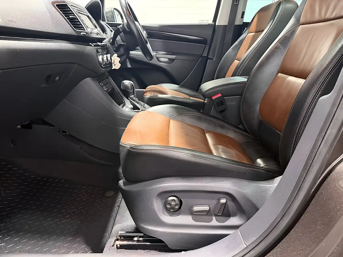 Used 2015 SEAT Alhambra Se Lux Brown - Interior and Exterior details 18
